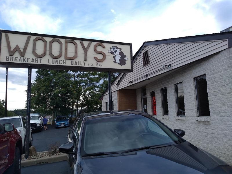 Woodys, Akron, OH