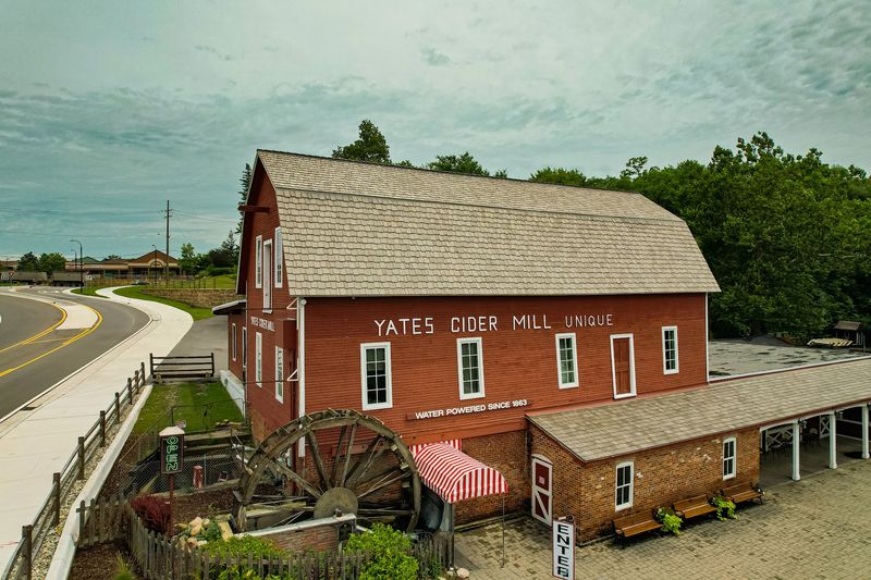 Yates Cider Mill, Rochester Hills