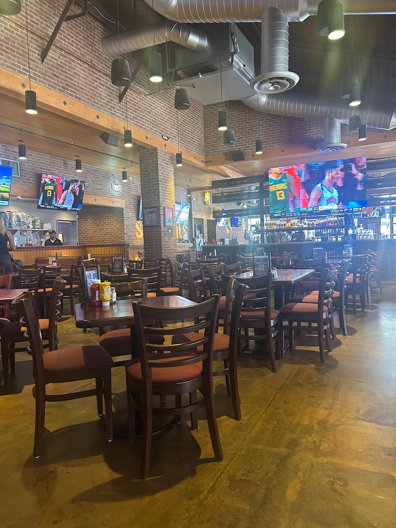 Zipps Sports Grill, Tempe, AZ Zipps Sports Grill, Tempe, AZ