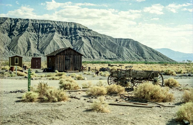 These 7 California Ghost Towns Sit Frozen In Time And Will Send Chills Down Your Spine