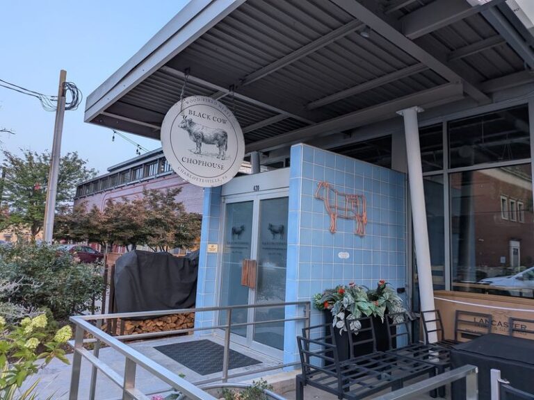 Steak Lovers Drive Across Virginia For The Filet Mignon At This Charlottesville Chophouse