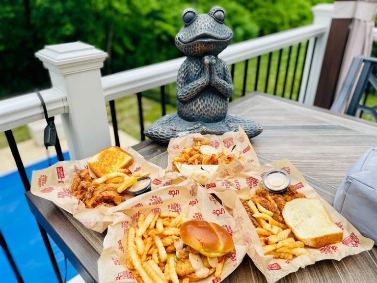 These 7 Florida Fried Chicken Joints Serve The Crispy, Golden Plates Locals Line Up For