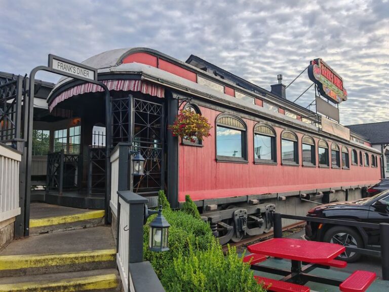 Why Spokane Folks Keep Returning To Frank’s Diner, A Restored 1906 Railroad Car