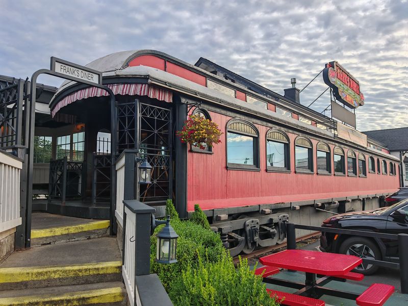 Why Spokane Folks Keep Returning To Frank’s Diner, A Restored 1906 Railroad Car