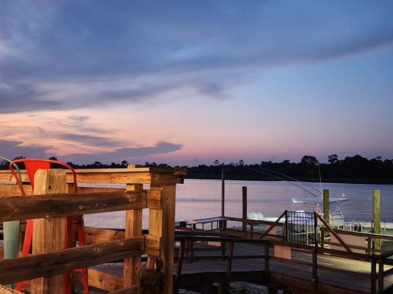 South Carolina Seafood Fans Make The Trip For The Lowcountry Boil And Creekside Views At This Laid-Back Charleston Crab House