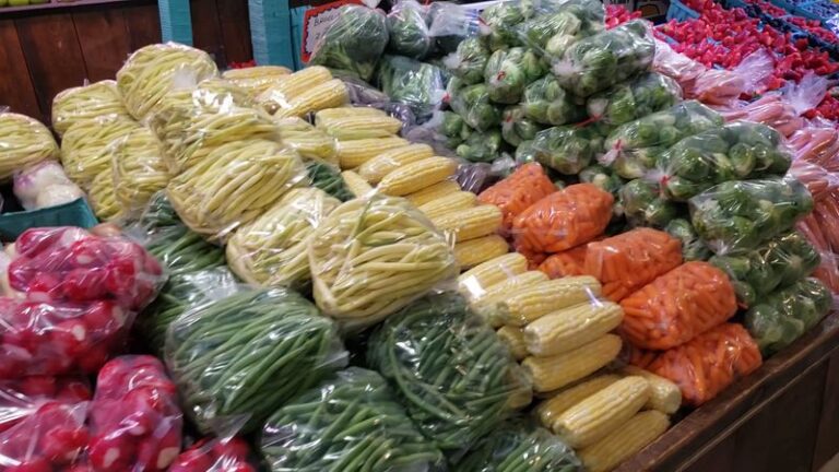 Ten Pennsylvania Farmers Markets Where You Can Fill A Basket With Dutch Sweets And Fresh Produce