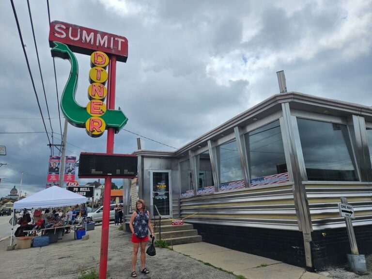 Grab A Bowl Of Ham And Bean Soup At This Long-Running Family Restaurant In Somerset