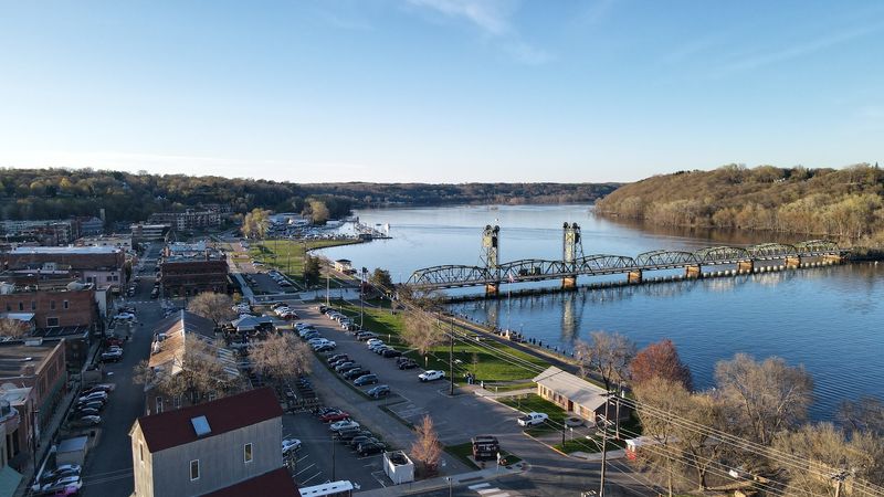 This Charming Little Historic River Town In Minnesota Is Made For A Relaxing Day Trip