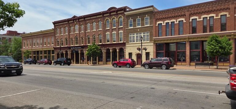 Spend A Quiet Fall Weekend In This Historic Minnesota River Town Full Of Antique Shops