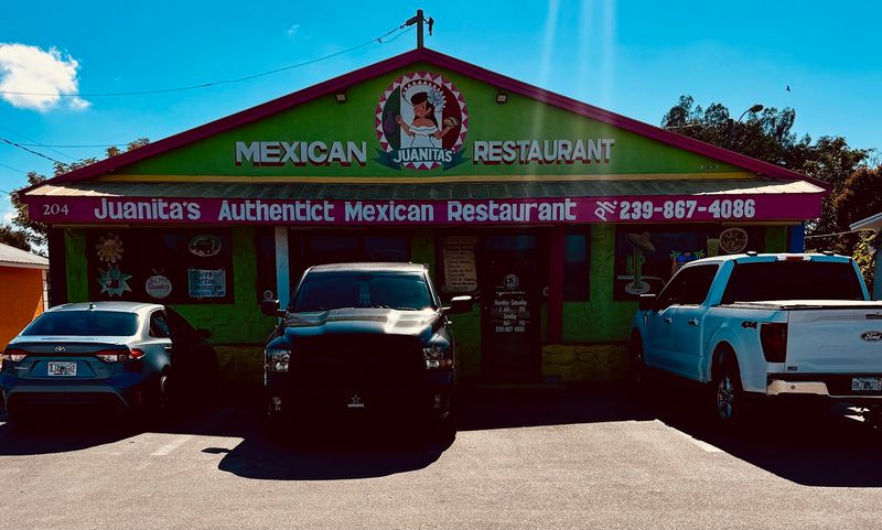 People Go Out Of Their Way For The $3 Tacos At This Immokalee, Florida Spot