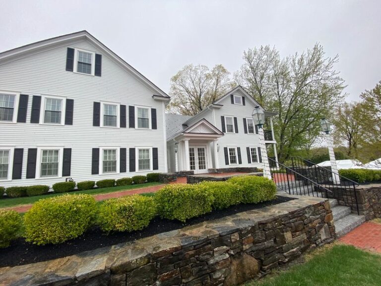 Travelers Have Stopped For Pot Roast And Sticky Buns At This Sturbridge Colonial Inn Since 1771