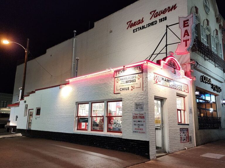 9 Time-Honored Virginia Diners Where Families Have Gathered Over Comfort Food For Generations