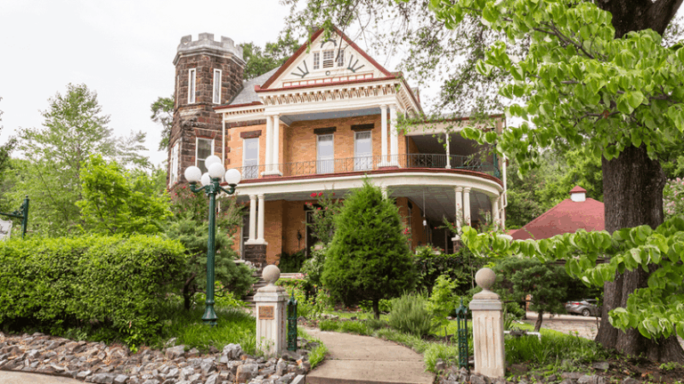 Spend The Night In A Turreted 1890 Mansion B&B In Arkansas Where Antique Suites And Old-World Charm Await