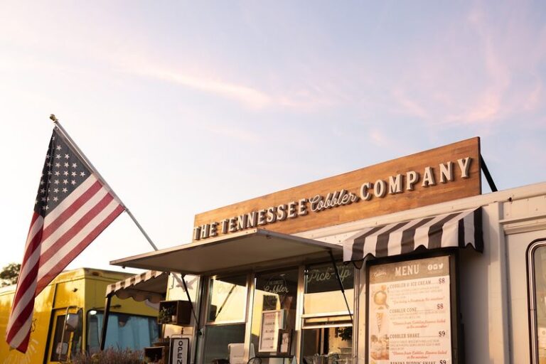 Seven Tennessee Spots Where The Blackberry Cobbler Comes Bubbling Out Of The Oven