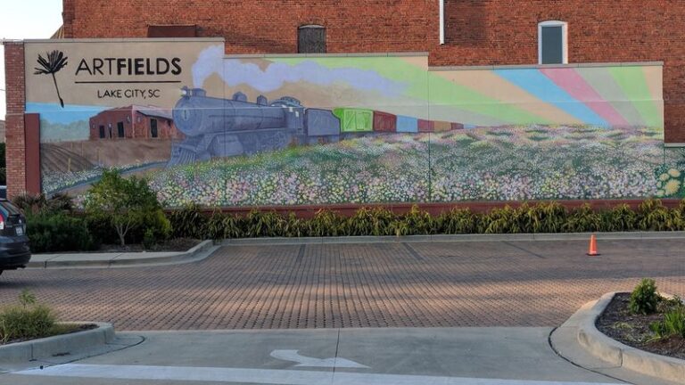 This Charming Little South Carolina Town Turns Into One Giant Walkable Art Gallery That’s An Easy, Relaxing Day Trip