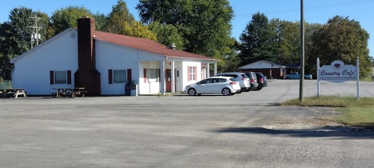 This Small-Town Kentucky Diner Serves Homemade Peanut Butter Pie And Friday Night Catfish