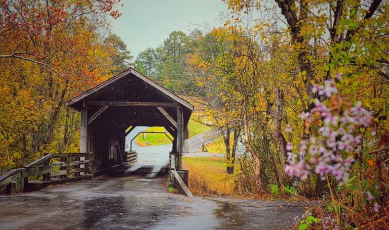 Wander These 8 Tennessee Small Towns Where Covered Bridges Still Cross The Creek