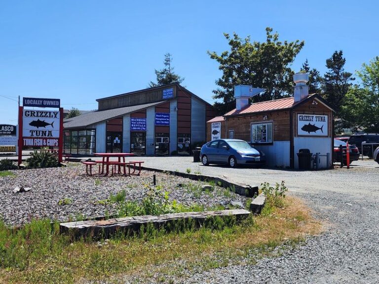 Oregonians Drive Up The Coast For The Crispy Fried Tuna At This Roadside Seafood Shack