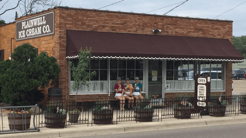 Locals Line Up At These 8 Michigan Ice Cream Parlors For Scoops Made In-House