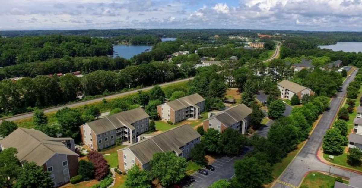Retirees Are Discovering This Peaceful South Carolina Lake Town For Its Affordable Lifestyle
