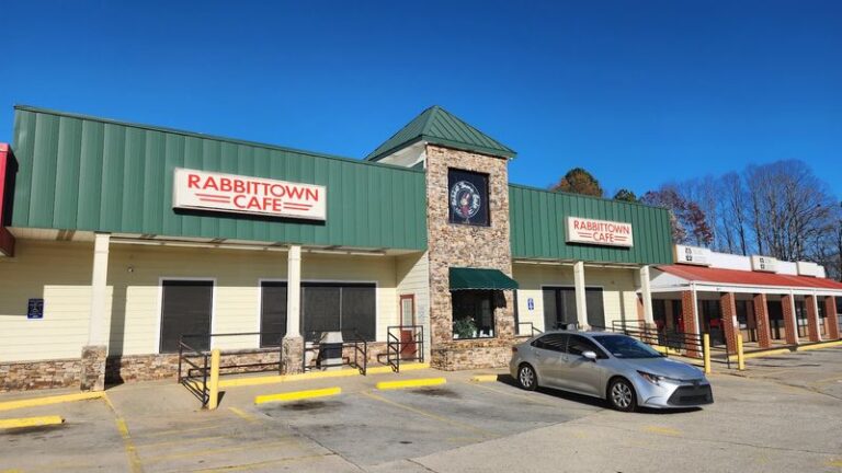 Georgia Travelers Detour To This Small-Town Cafe For Country Biscuits, Gravy, And Plate-Filling Breakfast