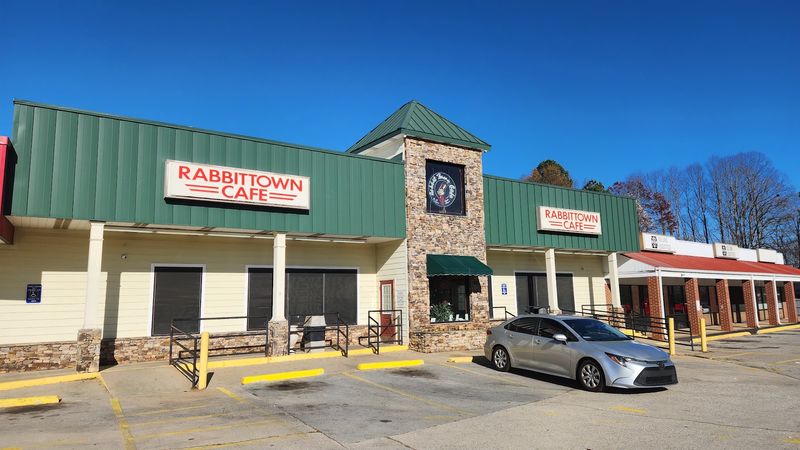 Georgia Travelers Detour To This Small-Town Cafe For Country Biscuits, Gravy, And Plate-Filling Breakfast