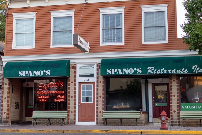 Hungry Crowds Pack This Old-School Point Pleasant Italian Restaurant For Baked Clams And Linguine