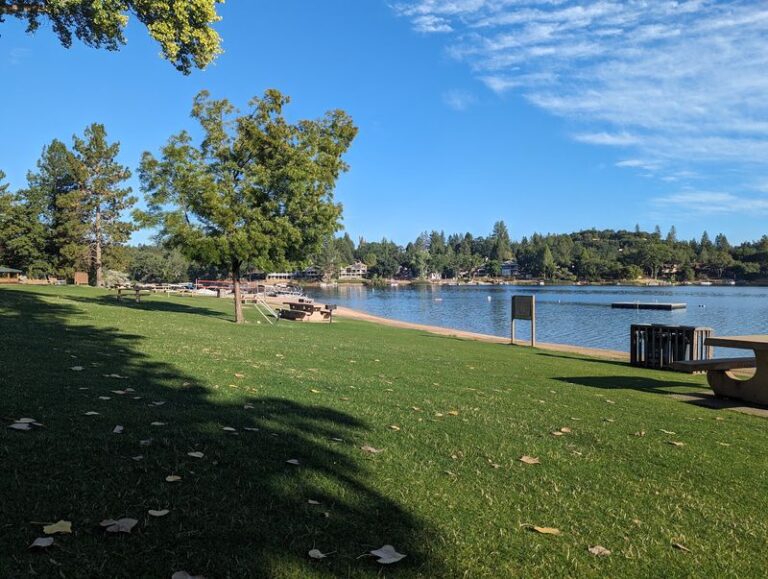 Retirees Are Settling Beside This Peaceful California Lake Community For Golf, Trails, And Unhurried Days