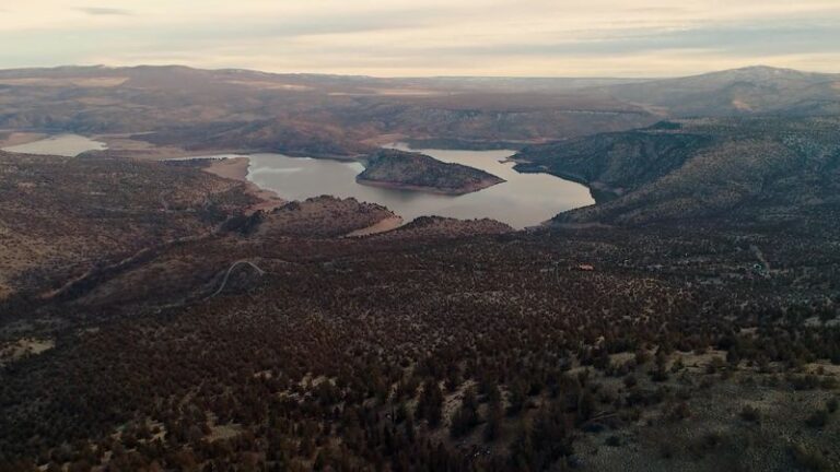 Oregon’s Prineville Reservoir State Park Pairs A High-Desert Swimming Lake With Quiet Hiking Trails And Some Of The Darkest Night Skies