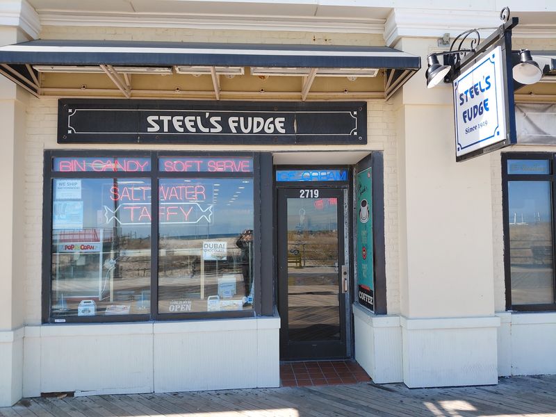 These 8 New Jersey Boardwalk Fudge Shops Pull Saltwater Taffy The Way They Always Have