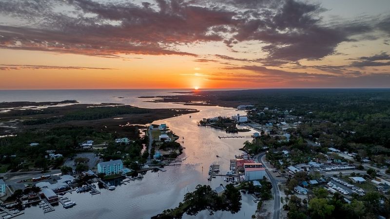 Locals Pack This Steinhatchee River Spot For Fresh Gulf Scallops In Season