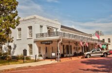 This Historic Jefferson Inn Serves Southern Suppers In A Building From The Steamboat Days