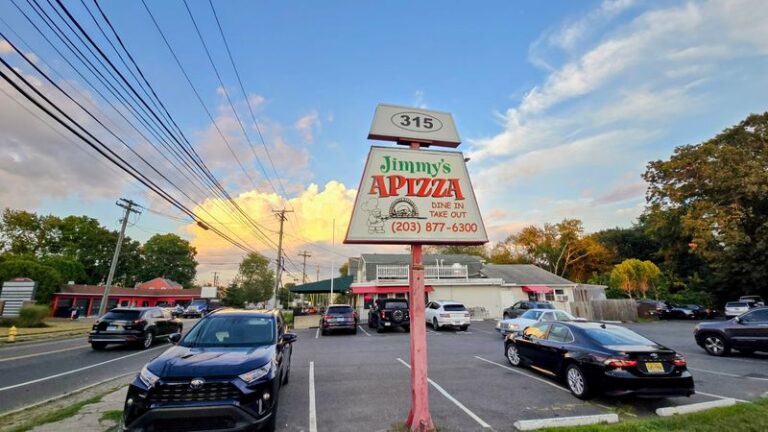 In The Small Connecticut Town Of Milford, Jimmy’s Apizza Serves New Haven-Style Pies Worth The Drive