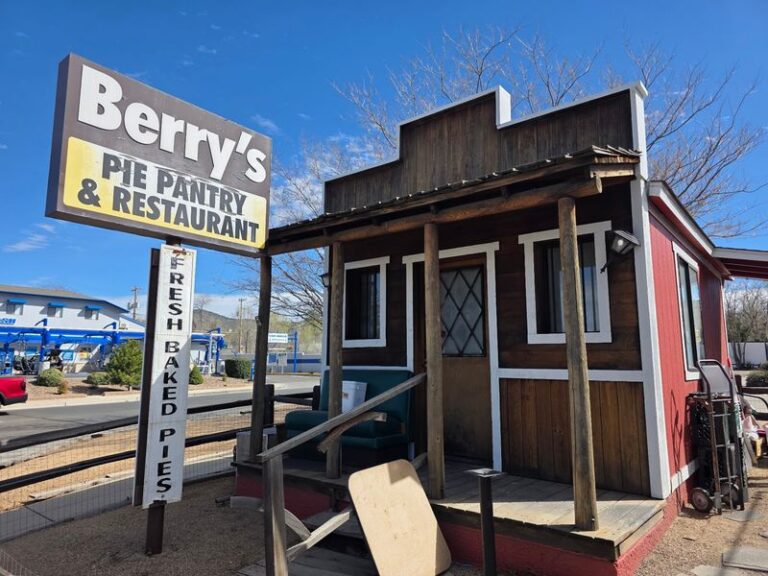These 7 Arizona Pie Shops Bake The Kind Of Slices Worth A Sunday Drive