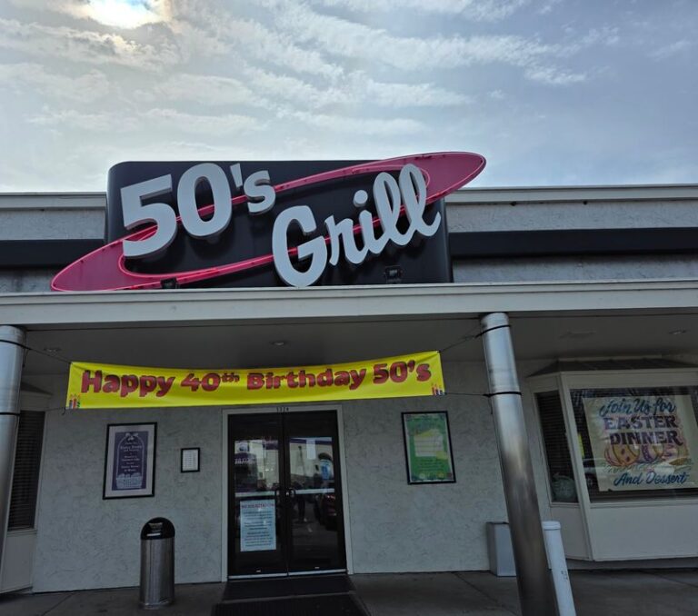 Locals Fill Every Stool For The Hot Turkey Sandwich At These 7 Minnesota Diners