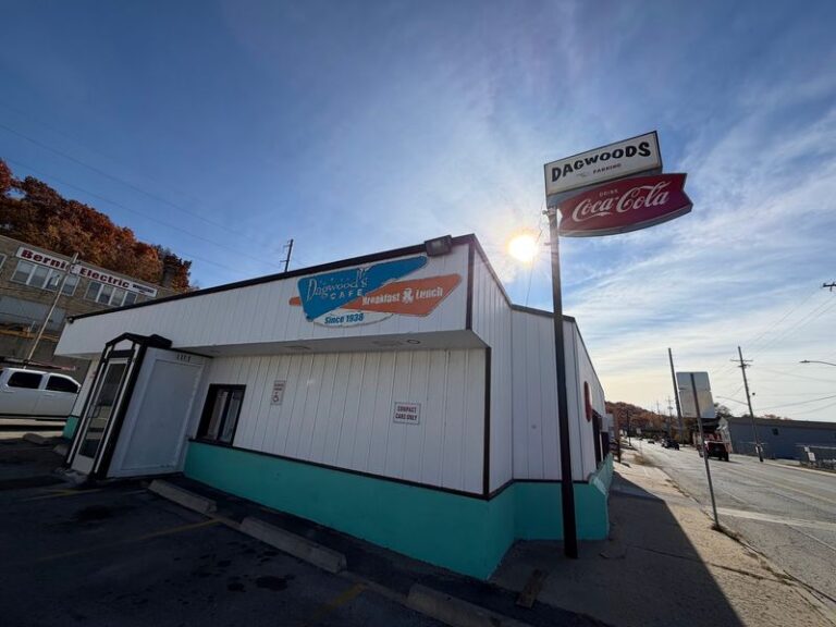 Serving Kansas City Since 1938, This Old-School Diner Still Packs In Regulars For Homestyle Breakfast
