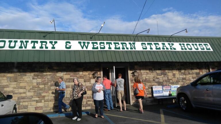 Step Into The Old West At This Beloved Tennessee Steakhouse