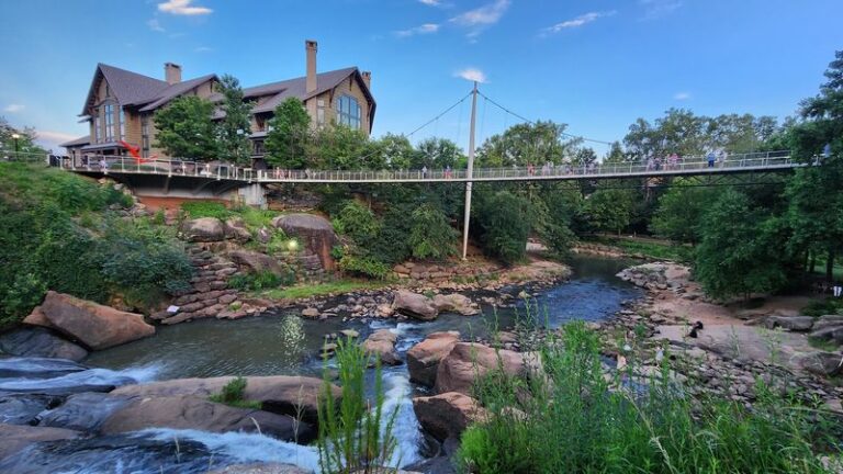 These 9 South Carolina Small Towns Have The Kind Of Walkable Downtowns You’ll Want To Slow Down On