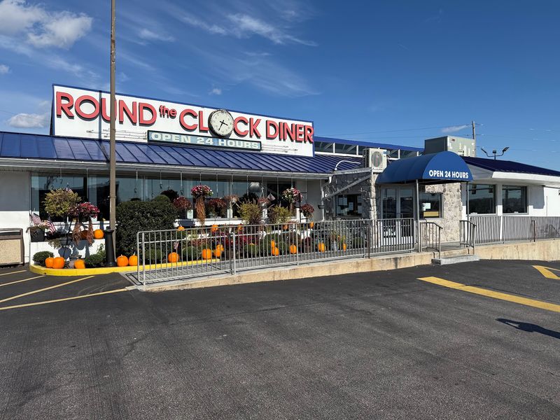At This York County Diner, The Chicken And Waffles Come Smothered In Homemade Gravy