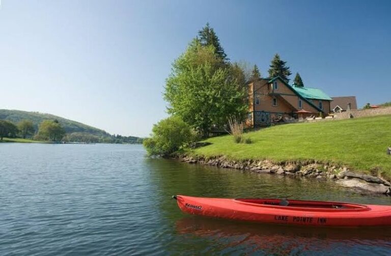 This Cozy Maryland Mountain Lodge Serves Breakfast With A View Of Deep Creek Lake