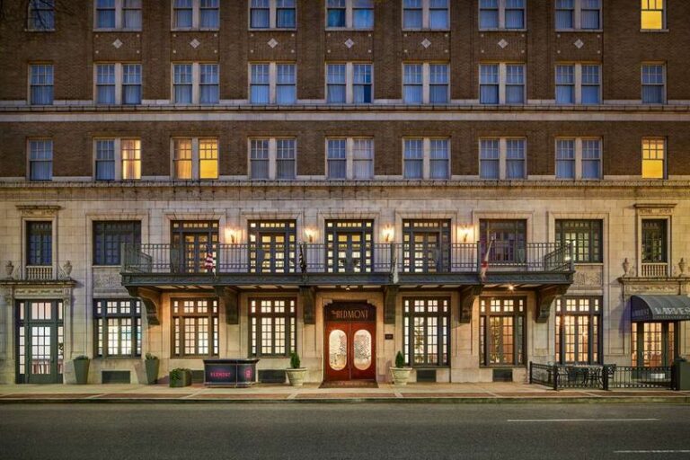 This Historic Alabama Inn Has Been Welcoming Overnight Guests Since The 1800s