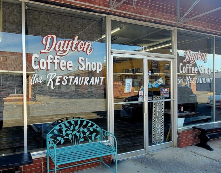 This Family-Run Cafe In Downtown Dayton, Tennessee Serves Meatloaf Just Like Grandma’s