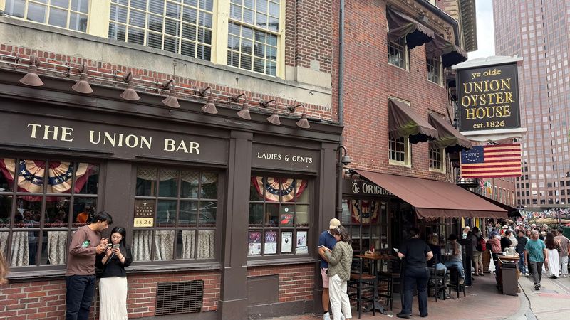 America’s Oldest Restaurant Is Still Shucking Oysters At A Worn Wooden Bar In Boston