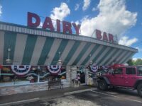 Grab A Chuckwagon Sandwich At This Old-School Kentucky Drive-In Near Corbin