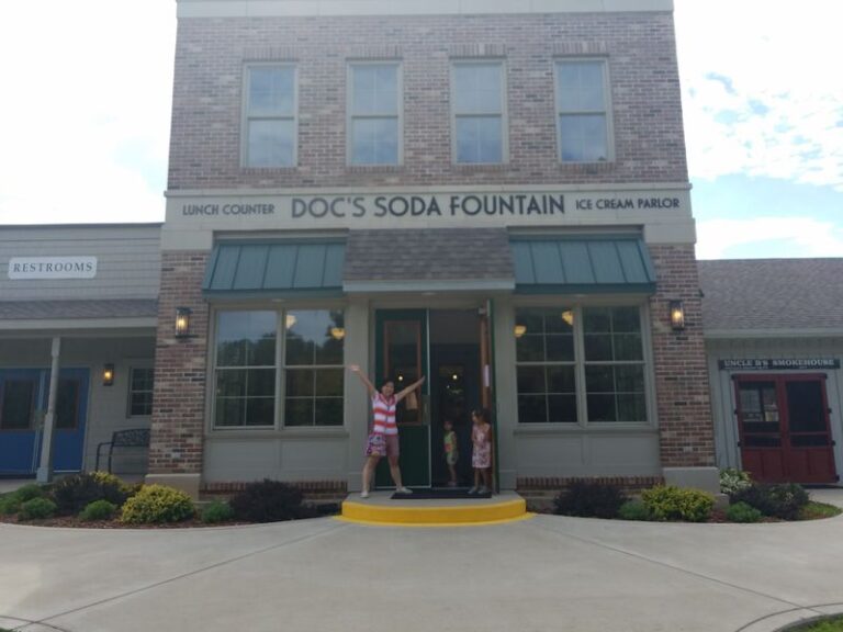 Across Indiana, These 8 Small-Town Soda Fountains Still Scoop Sundaes