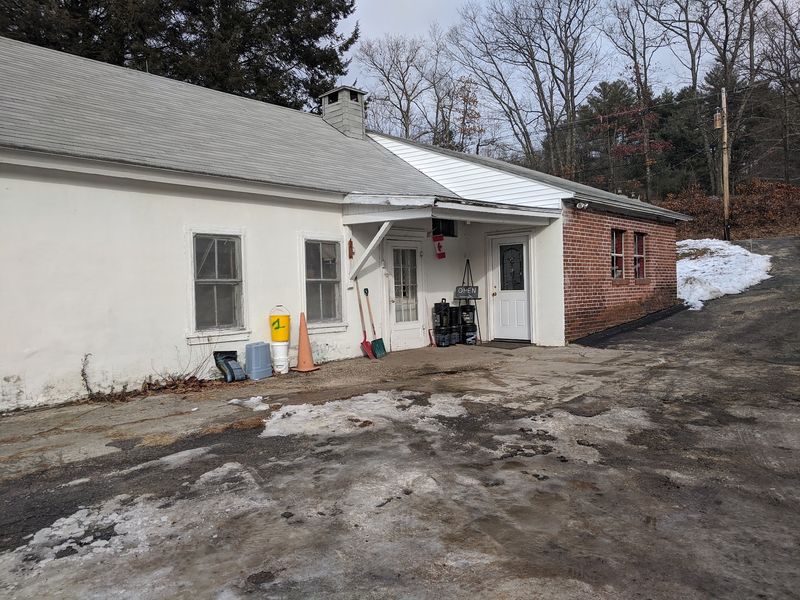 This Little Country Bakery On A Thorndike Family Farm Has Baked Its Famous Rye From Old Recipes For 100 Years