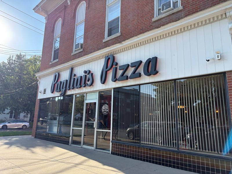 A & A Pagliai's Pizza, Iowa City, IA