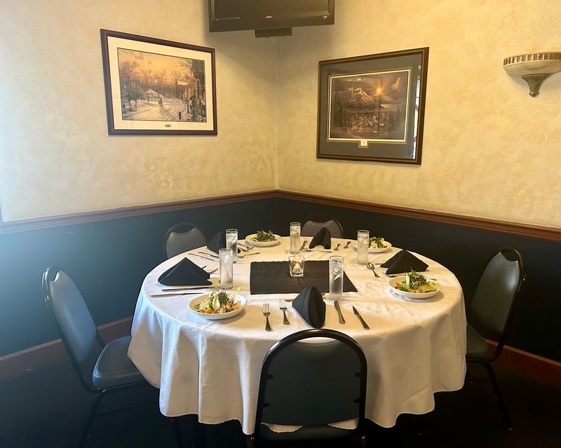 A Banquet Room for Big Moments A Banquet Room for Big Moments