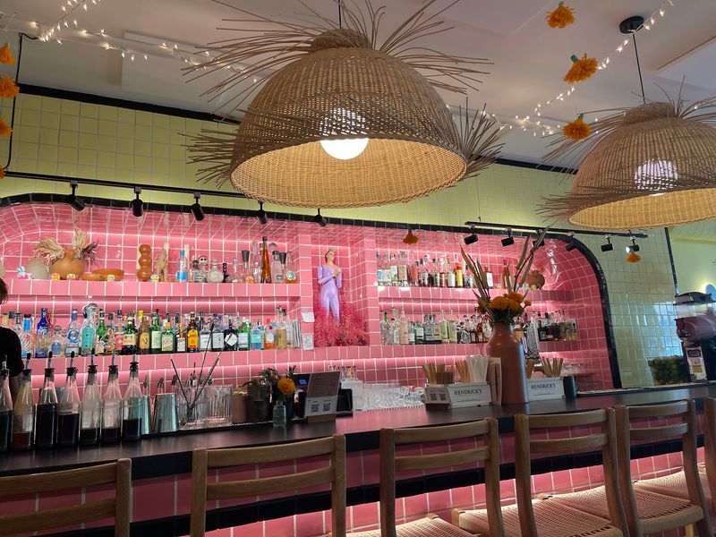 A Bar That Steals the Spotlight