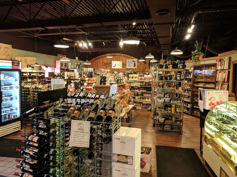 A Bistro and a Shop Under One Roof
